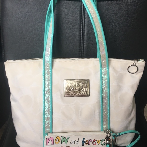 Coach Poppy Signature Glam Tote 14986 and … - Picture 4 of 8